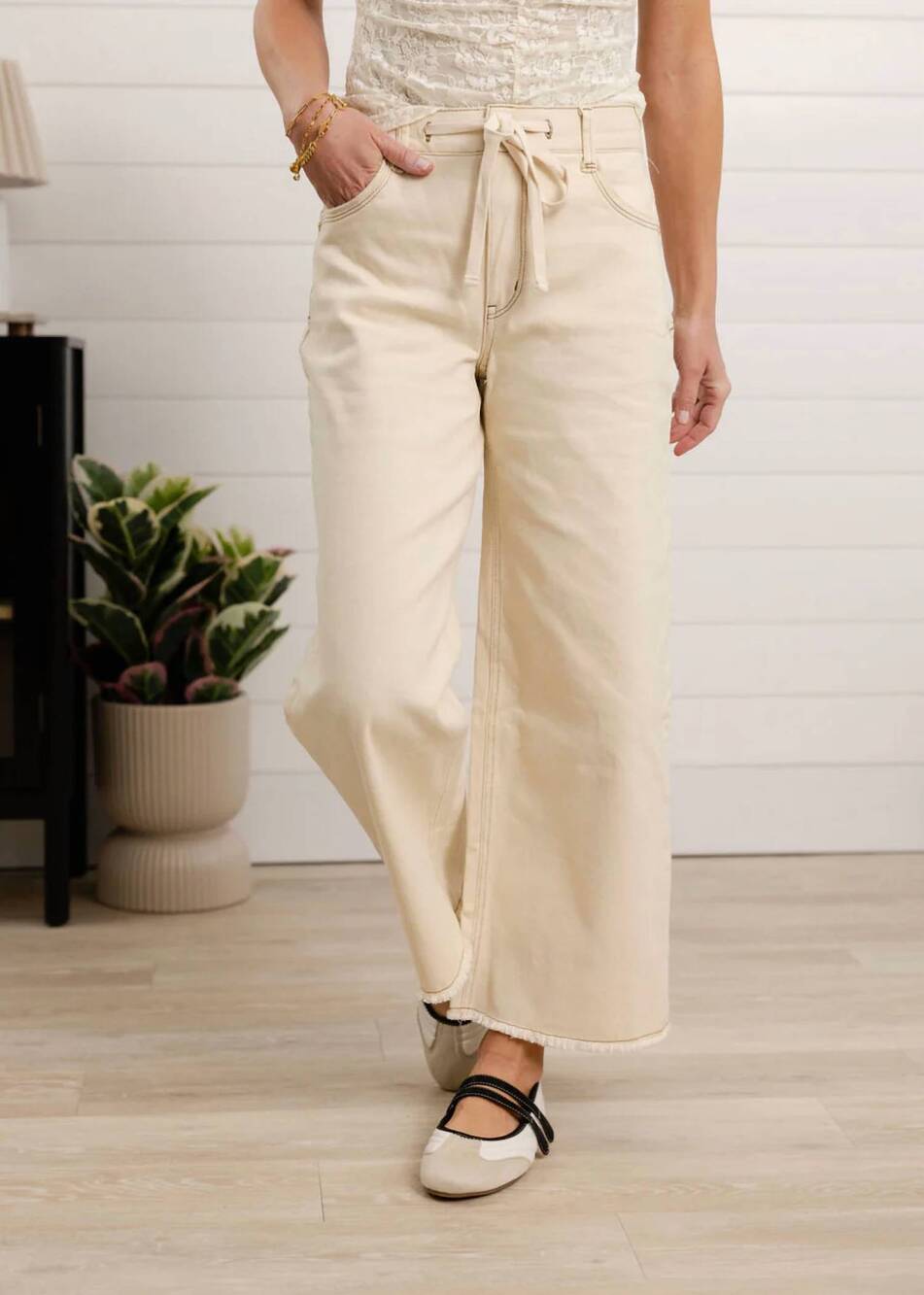 NEW MAC & ME skyrise wide leg drawstring jeans in ecru